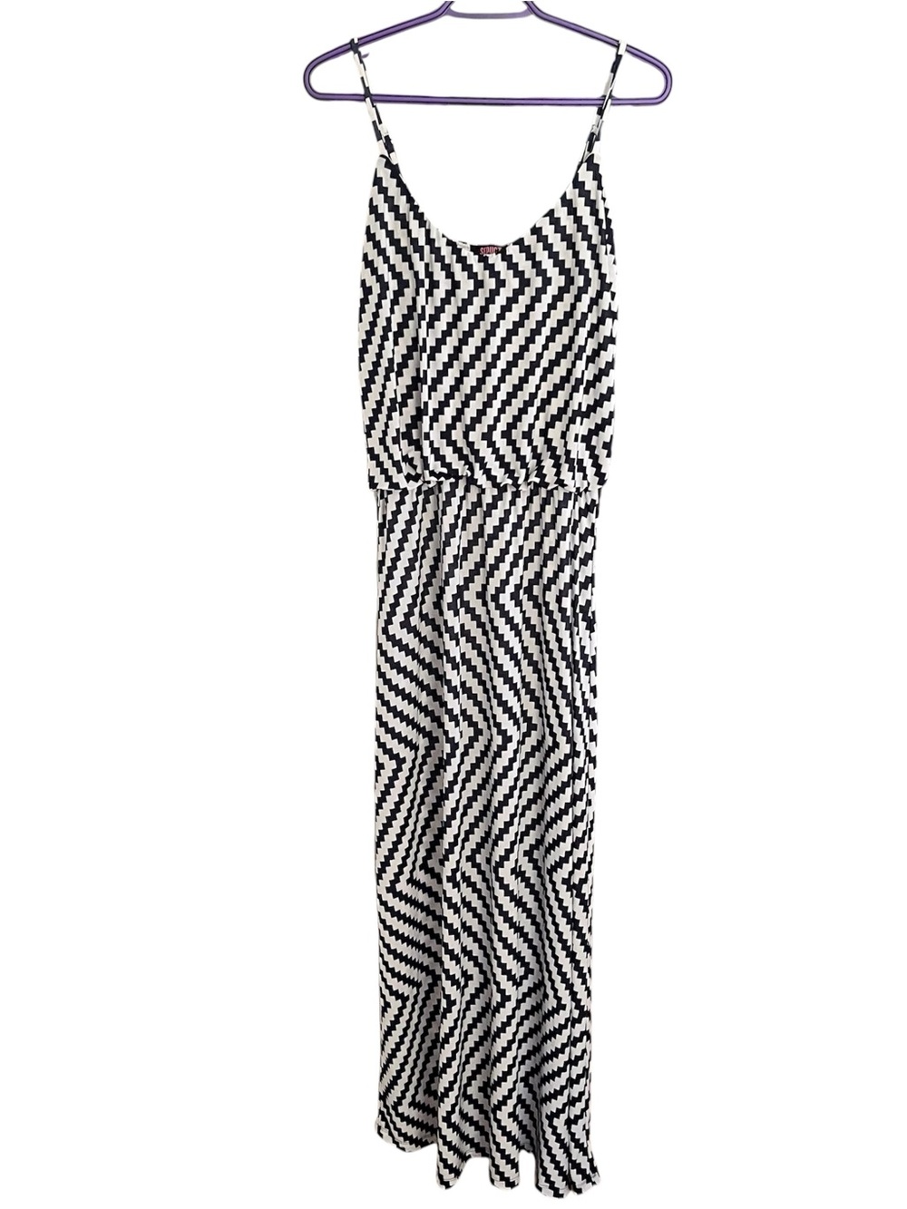 [FREE w/ Purchase] ✨ 
Navy and White Zigzag Maxi Dress
